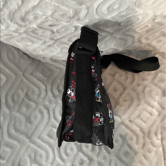 NWOT Mickey & Minnie LeSportsac Hobo Bag - Picture 8 of 14